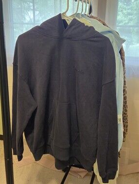 Comfrt Minimalist Hoodie Obsidian NWOT